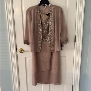 Elegant Beige Women's Skirt Set